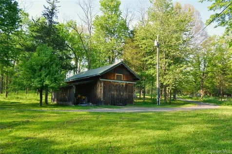 348 Libertyville Road New Paltz NY 12561