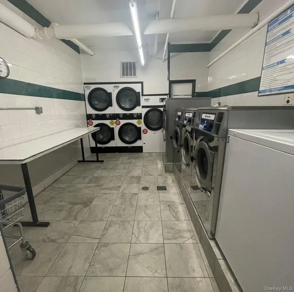 665 Thwaites Place Bronx NY 10467