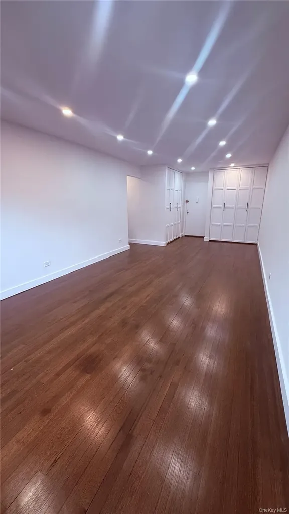 665 Thwaites Place Bronx NY 10467
