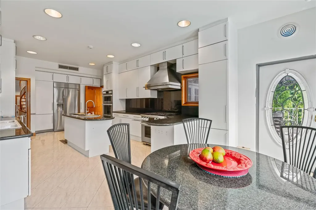 6 Summit Place Whitestone NY 11357