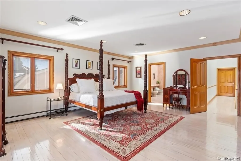 6 Summit Place Whitestone NY 11357