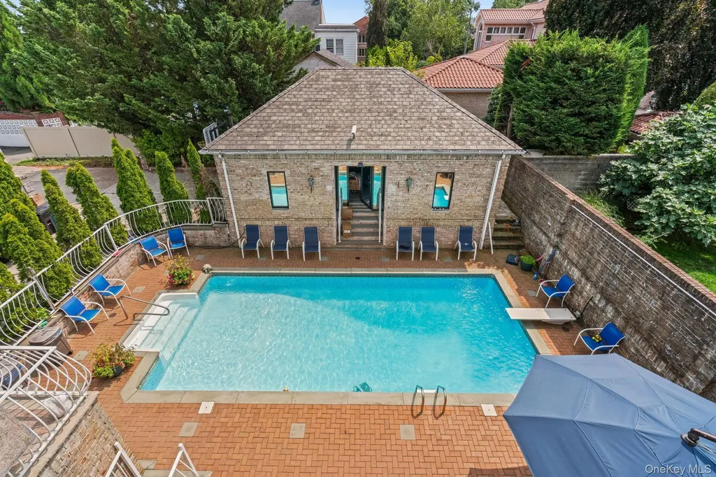 6 Summit Place Whitestone NY 11357