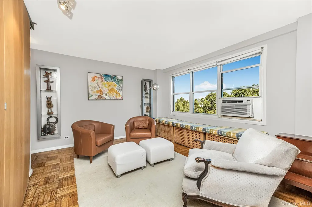 3935 Blackstone Avenue Bronx NY 10471