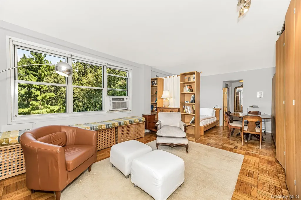 3935 Blackstone Avenue Bronx NY 10471