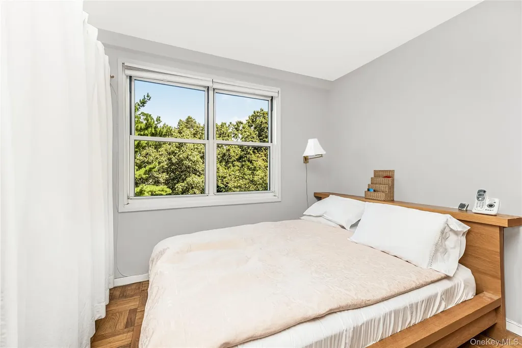 3935 Blackstone Avenue Bronx NY 10471