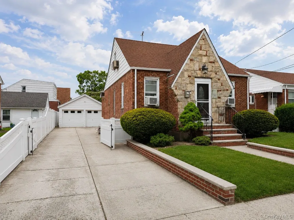 44 Shaw Avenue Valley Stream NY 11580