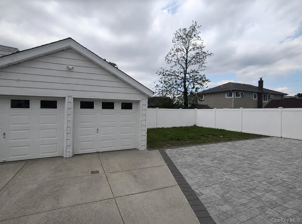 44 Shaw Avenue Valley Stream NY 11580
