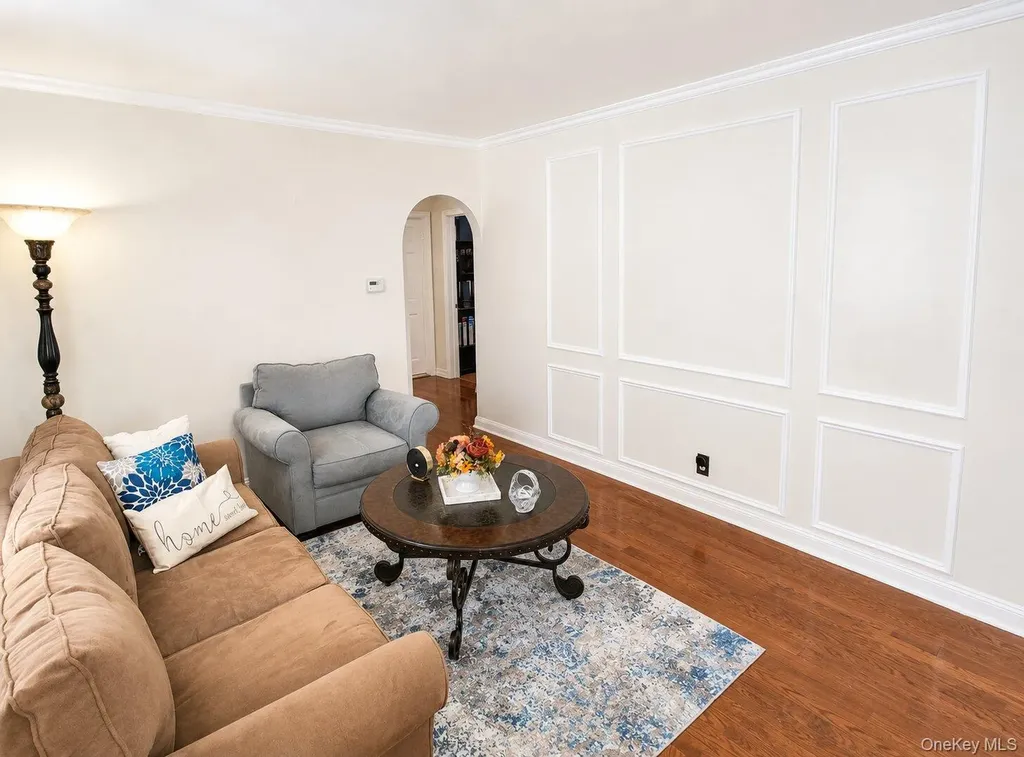 44 Shaw Avenue Valley Stream NY 11580