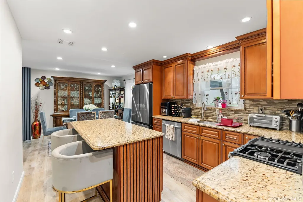 18 Valley Drive Nanuet NY 10954