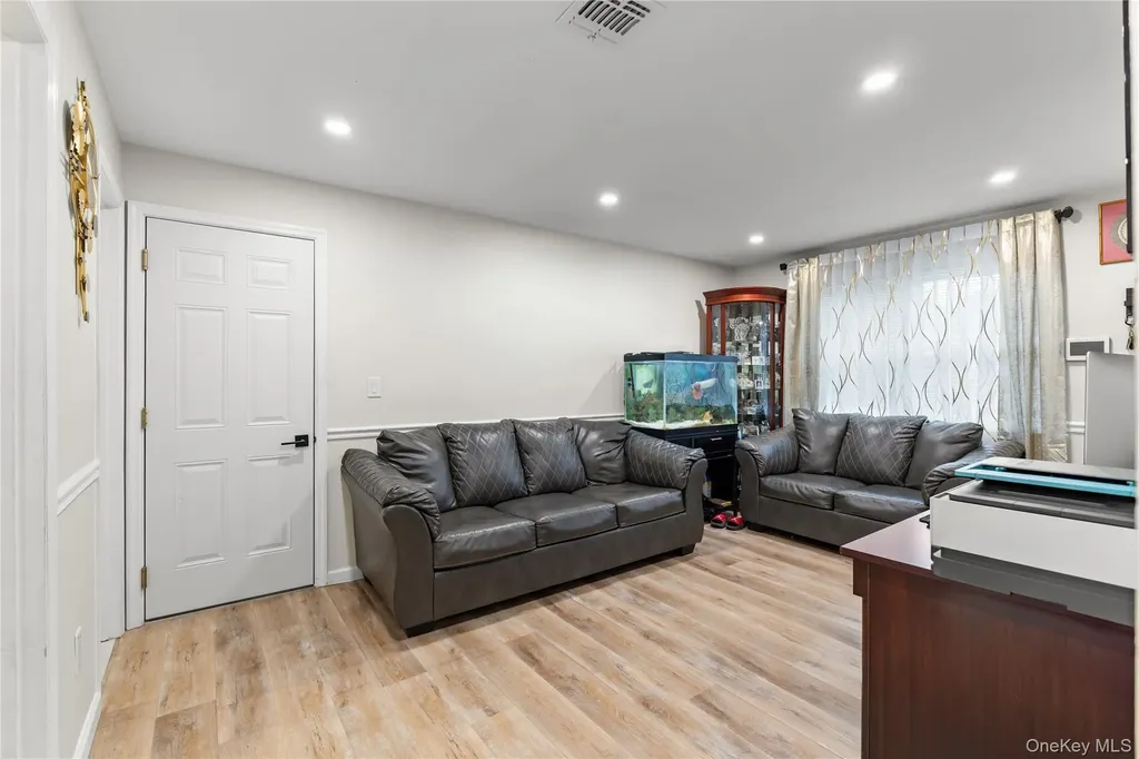 18 Valley Drive Nanuet NY 10954