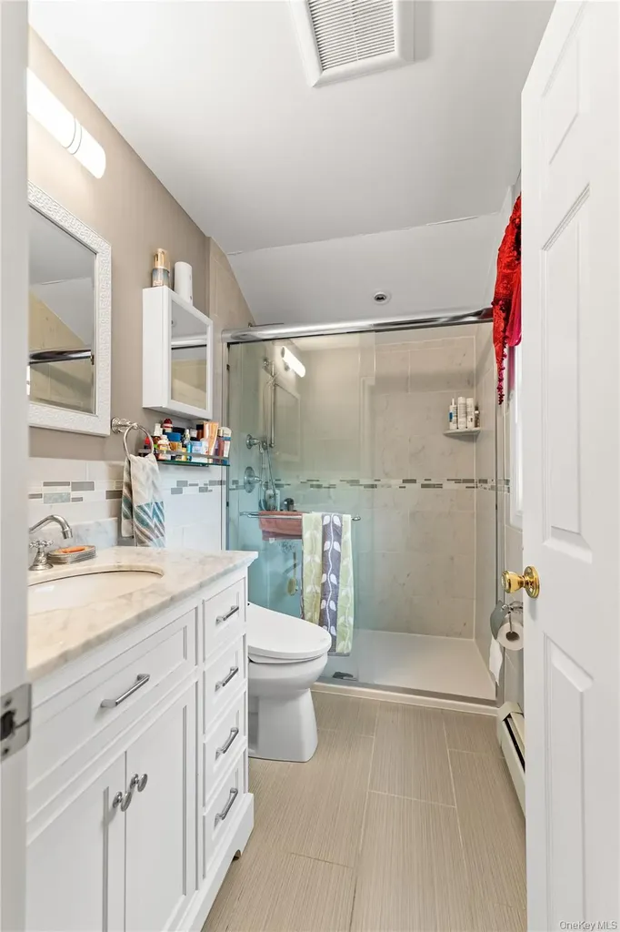 18 Valley Drive Nanuet NY 10954