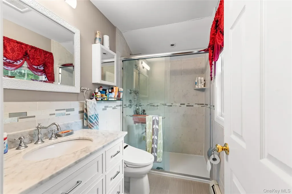 18 Valley Drive Nanuet NY 10954