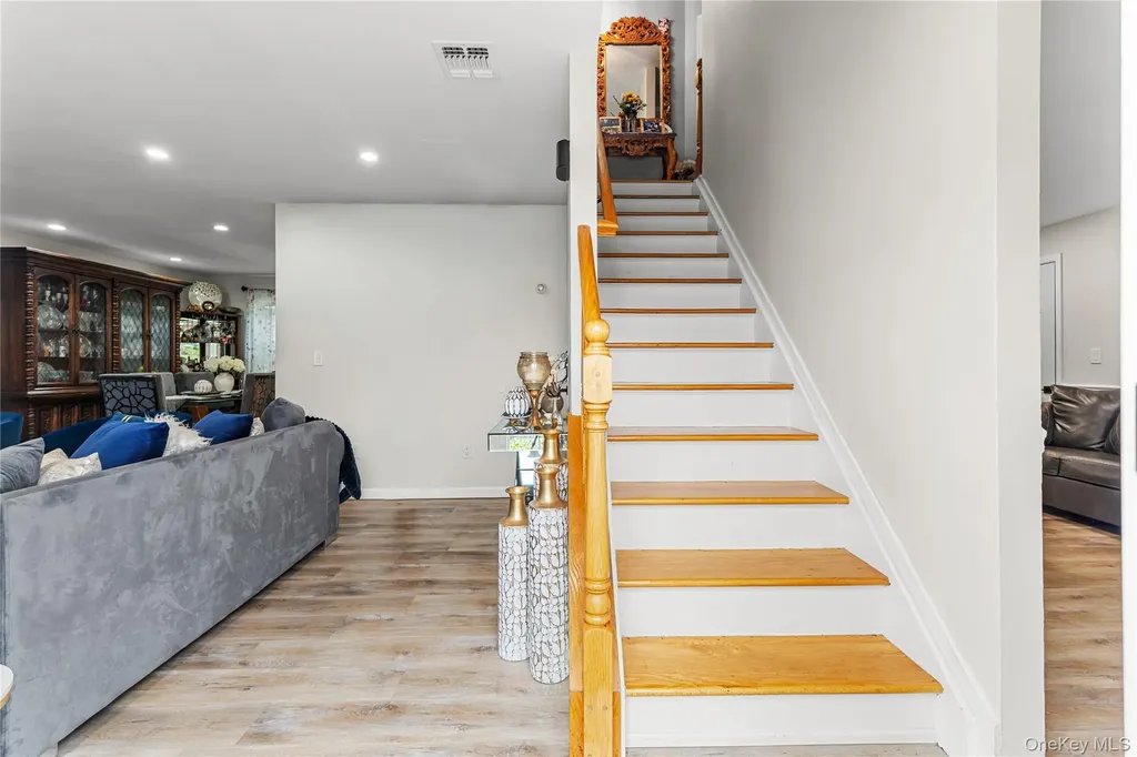 18 Valley Drive Nanuet NY 10954