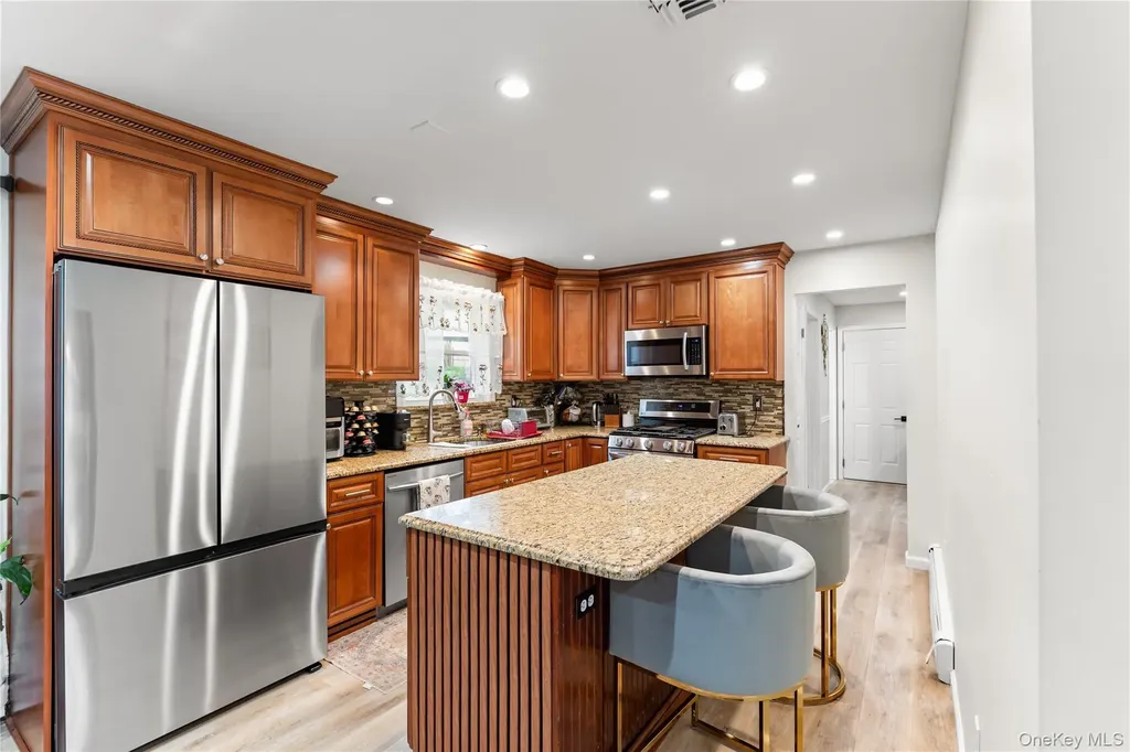 18 Valley Drive Nanuet NY 10954