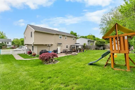 18 Valley Drive Nanuet NY 10954