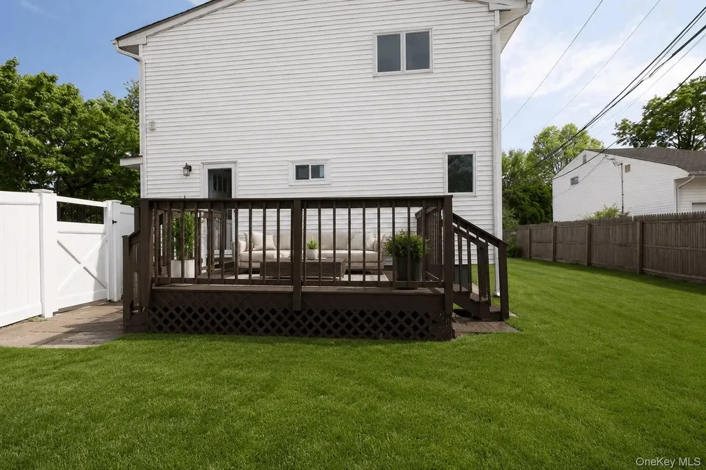 25 Whitetail Lane Commack NY 11725