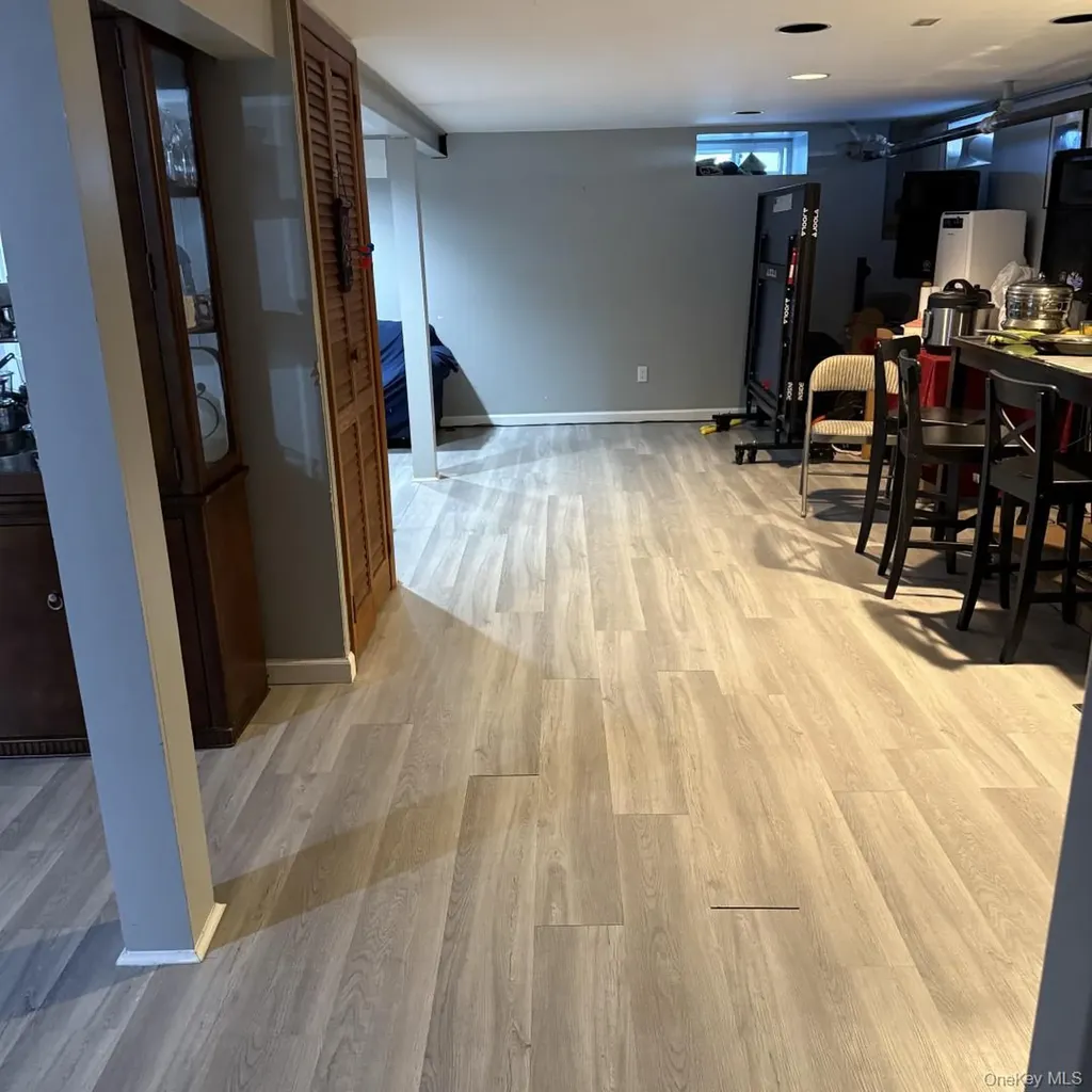 35 Rose Lane New Hyde Park NY 11040