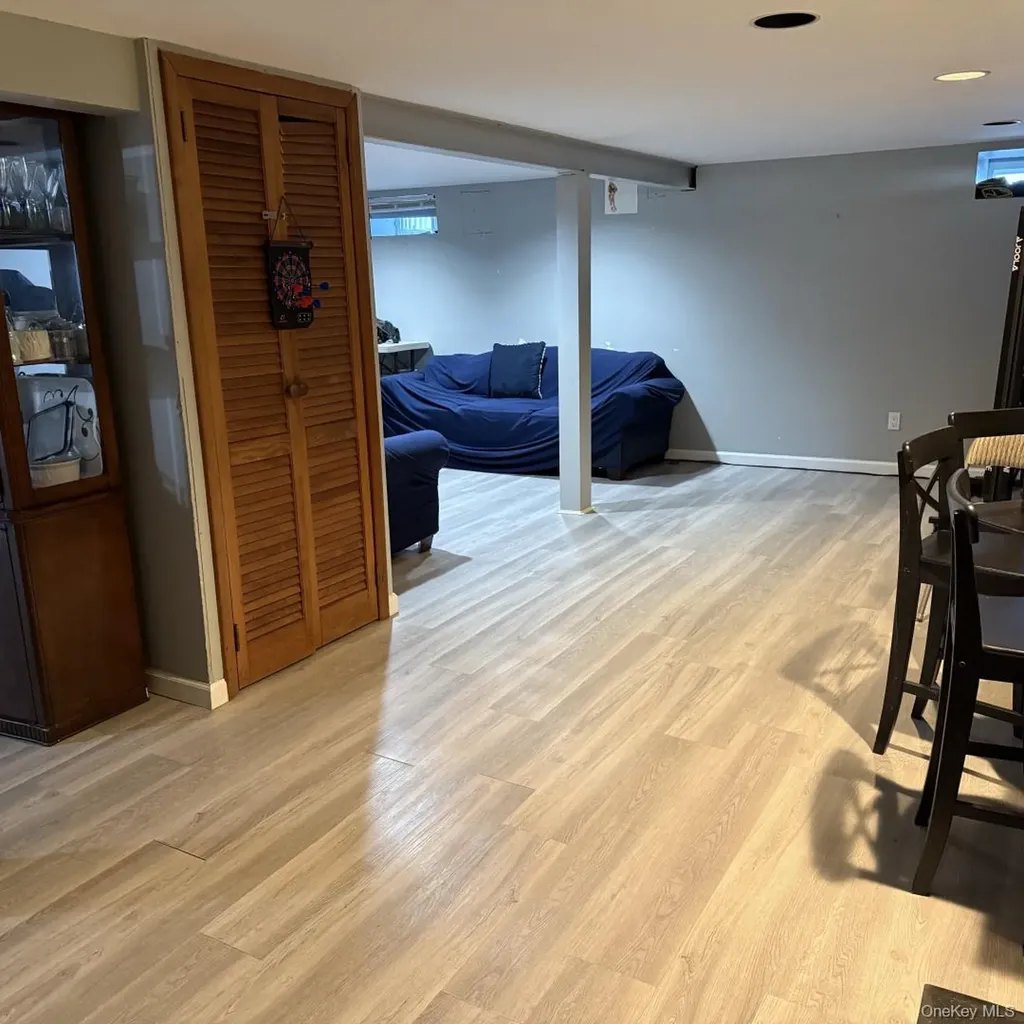 35 Rose Lane New Hyde Park NY 11040