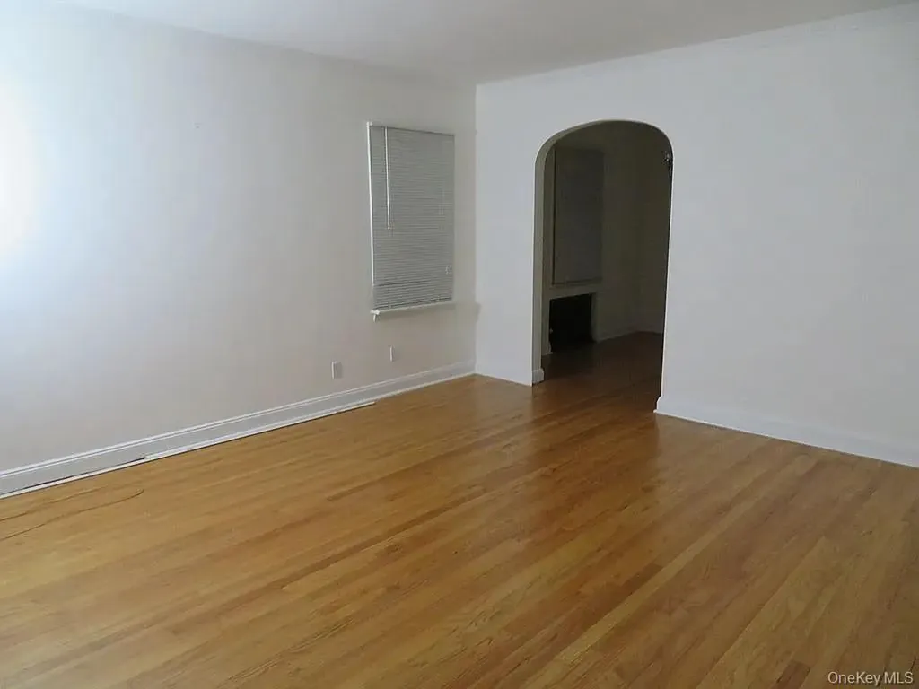 35 Rose Lane New Hyde Park NY 11040