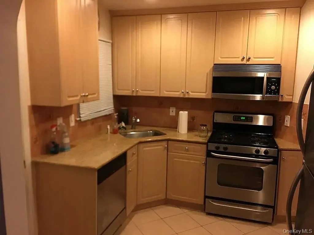 35 Rose Lane New Hyde Park NY 11040