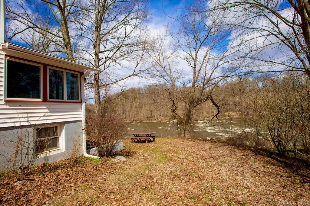 1232 Old Ford Circle Gardiner NY 12561