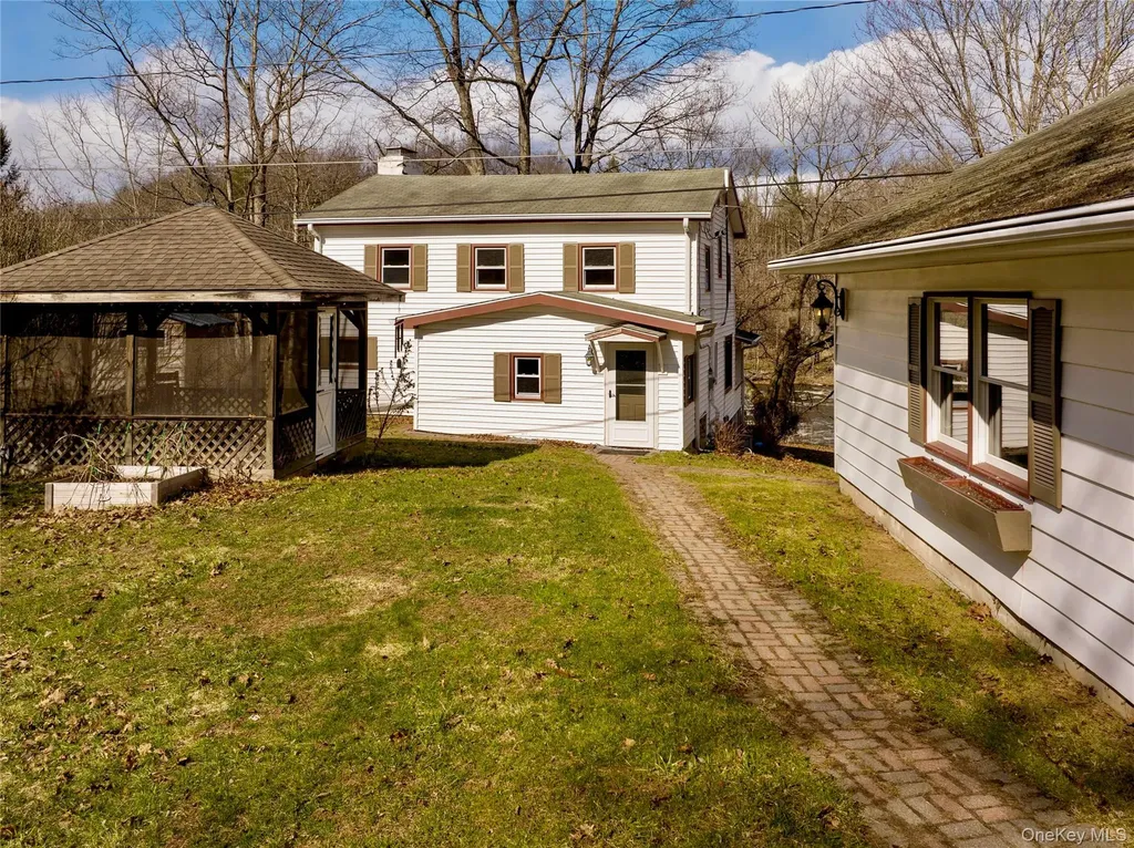 1232 Old Ford Circle Gardiner NY 12561