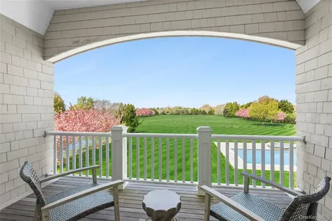 672 Halsey Lane Water Mill NY 11932