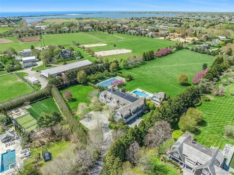 672 Halsey Lane Water Mill NY 11932