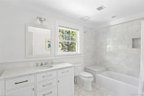 672 Halsey Lane Water Mill NY 11932