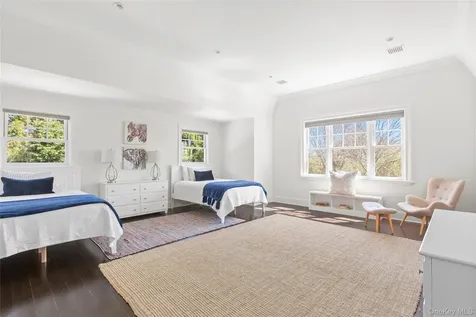672 Halsey Lane Water Mill NY 11932