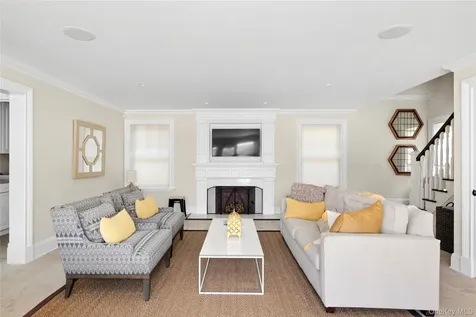 672 Halsey Lane Water Mill NY 11932