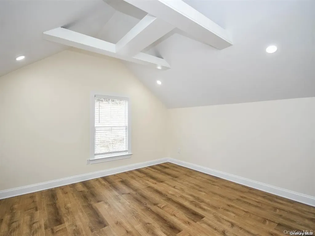 1667A Northern Boulevard Roslyn NY 11576