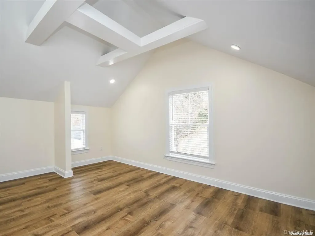 1667A Northern Boulevard Roslyn NY 11576