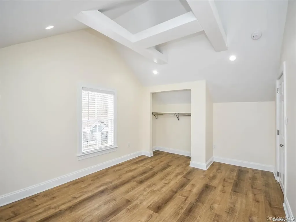 1667A Northern Boulevard Roslyn NY 11576