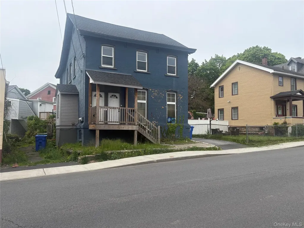 8 Roberts Street Middletown NY 10940