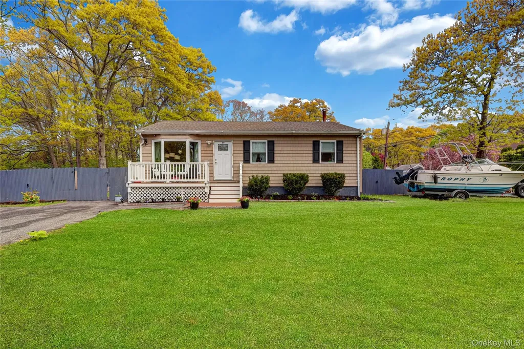 59 Dawn Drive Shirley NY 11967