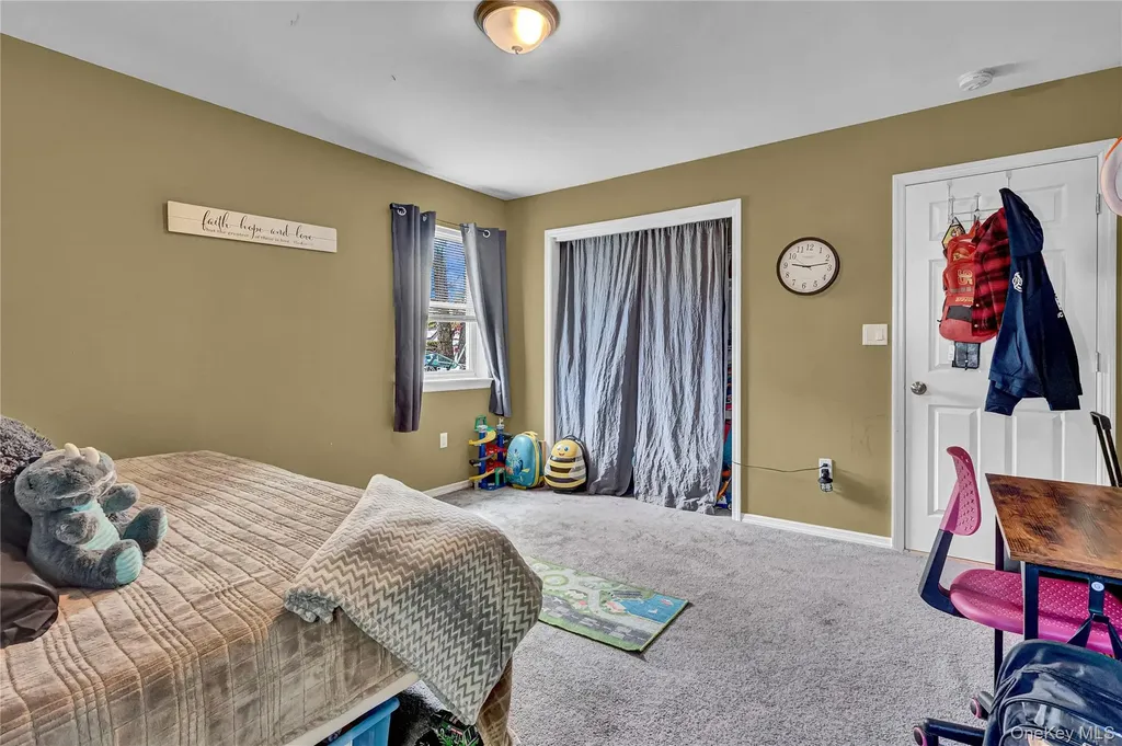59 Dawn Drive Shirley NY 11967