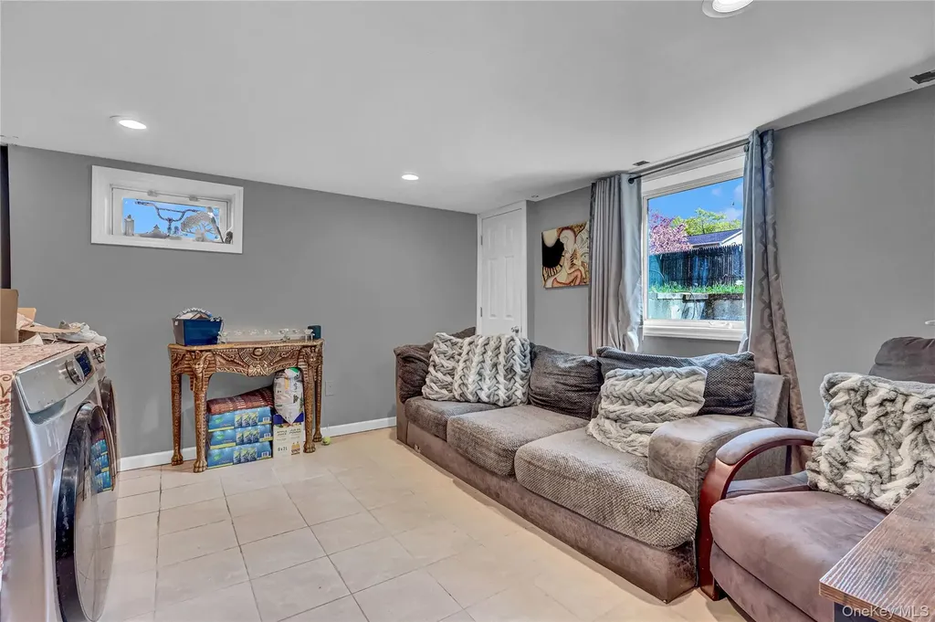 59 Dawn Drive Shirley NY 11967