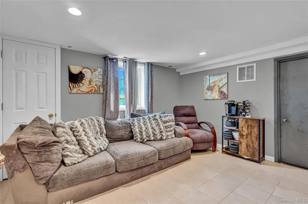 59 Dawn Drive Shirley NY 11967