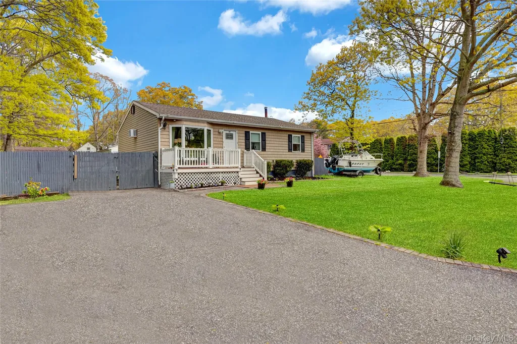 59 Dawn Drive Shirley NY 11967