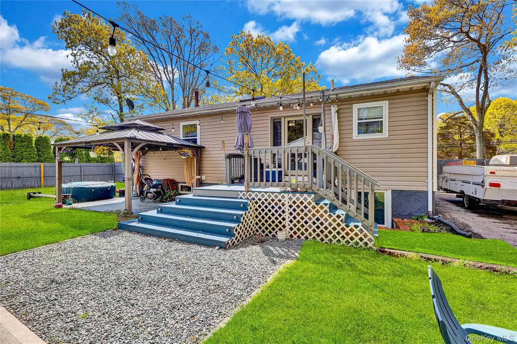 59 Dawn Drive Shirley NY 11967