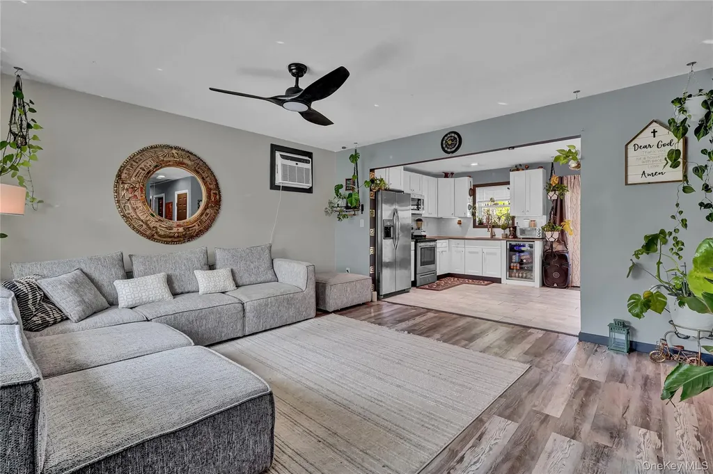 59 Dawn Drive Shirley NY 11967