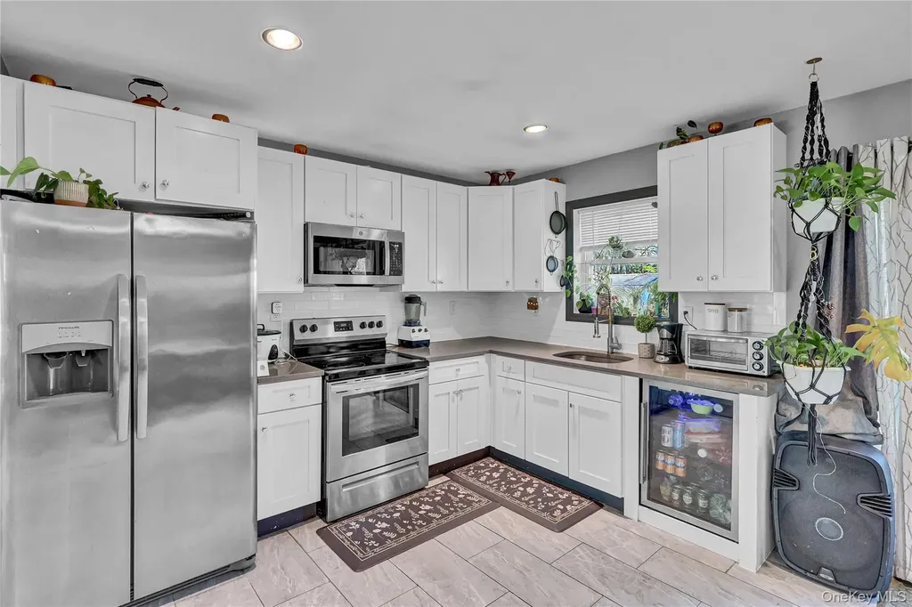 59 Dawn Drive Shirley NY 11967