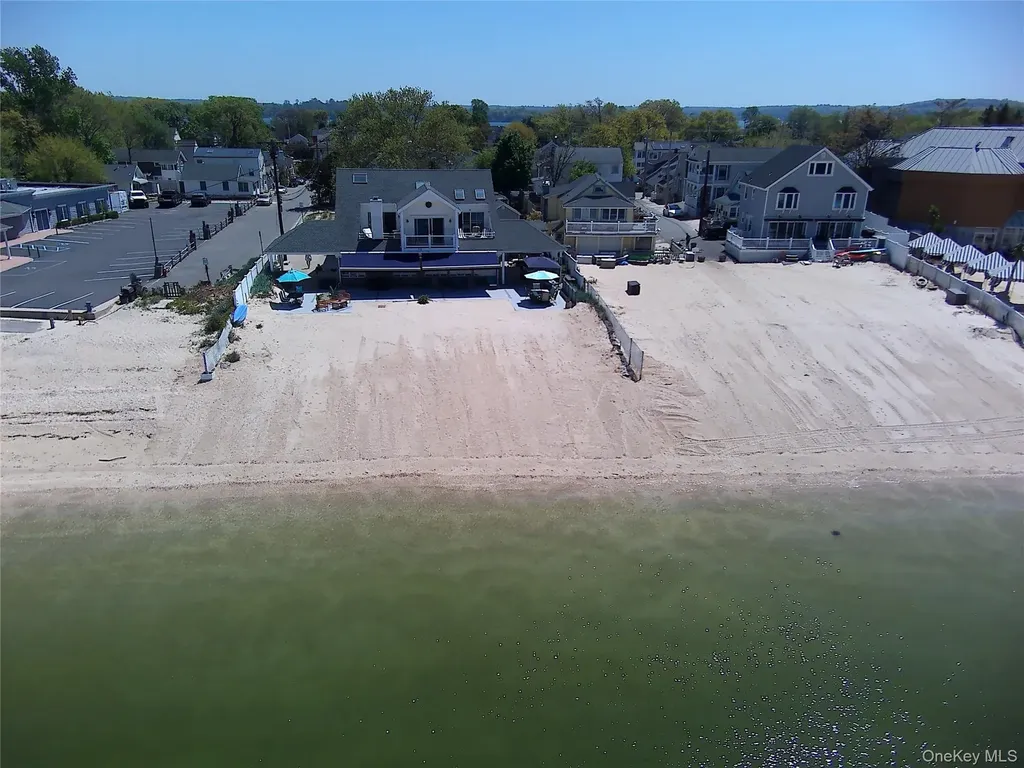 20 Greenwich Avenue Bayville NY 11709