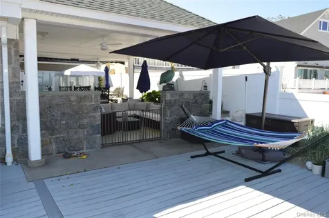 20 Greenwich Avenue Bayville NY 11709