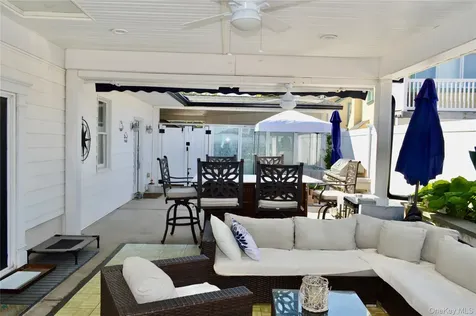 20 Greenwich Avenue Bayville NY 11709