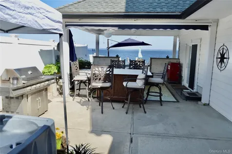 20 Greenwich Avenue Bayville NY 11709