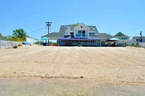 20 Greenwich Avenue Bayville NY 11709