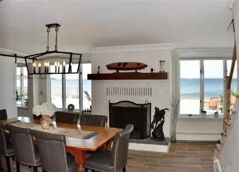 20 Greenwich Avenue Bayville NY 11709
