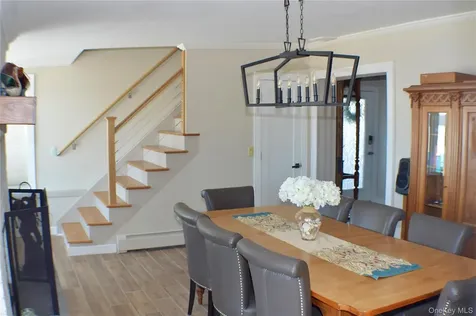 20 Greenwich Avenue Bayville NY 11709